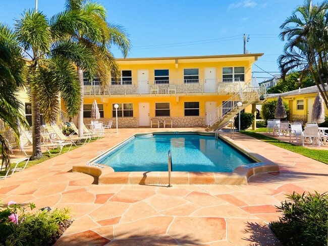 La piscina principal se climatiza en invierno. - 4532 Bougainvilla Dr