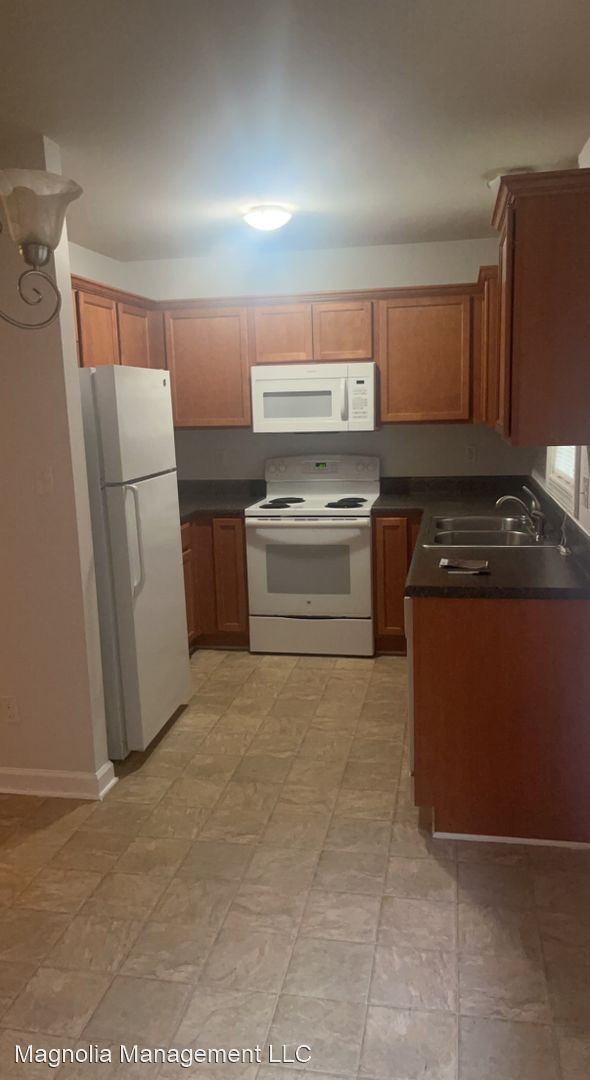 Building Photo - 3 br, 2 bath House - 90 Cedar Pines Lane