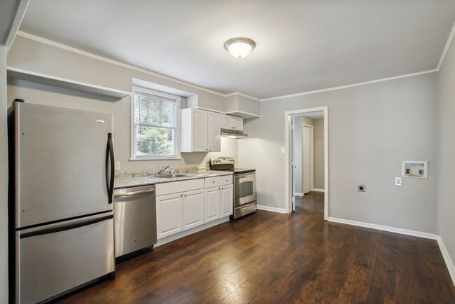Building Photo - Large 3BR/1BA Eastside Savannah Home For Rent