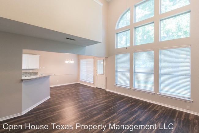Building Photo - 3 br, 2.5 bath House - 1501 Cat Mountain Trl