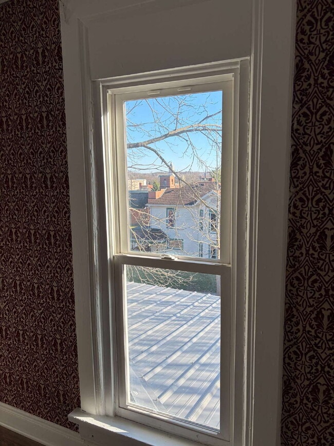 Building Photo - Completely Remodeled 3-Bedroom Home – Move-In Ready in Great Sidney Neighborhood