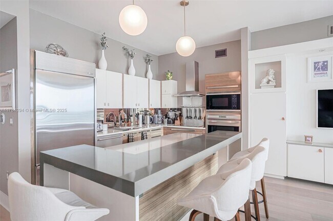 Foto del edificio - 2020 N Bayshore Dr