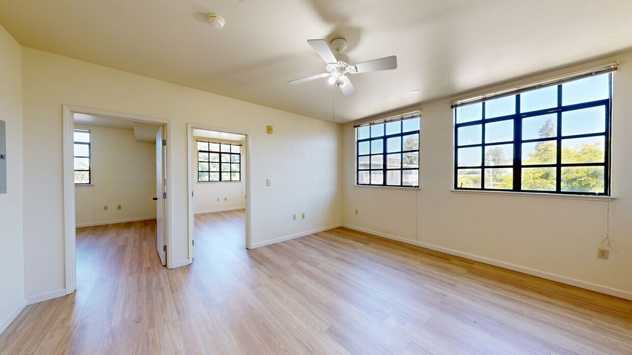 Photo - Telegraph Bays Apartments