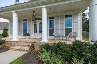 Building Photo - 20138 Brentwood Dr