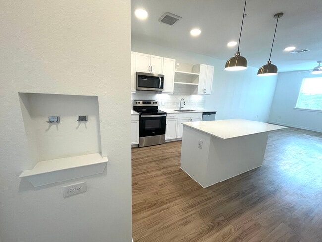 Foto del edificio - 1202 Wolf Cyn Rd