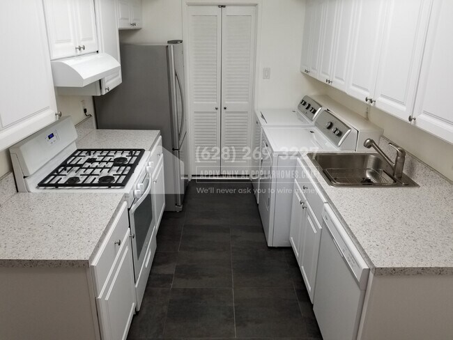 Building Photo - 10202 Prince Pl