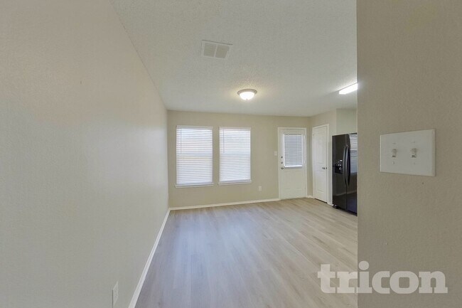 Foto del edificio - 1417 Atkins St