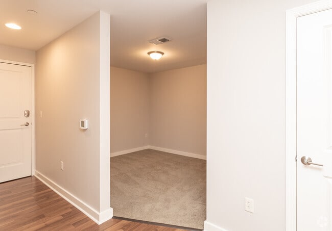 Studio - 616 SF - The Gunther