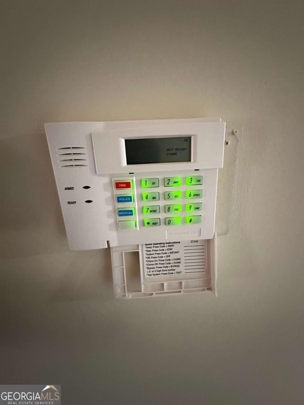 Building Photo - 685 Garibaldi St SW