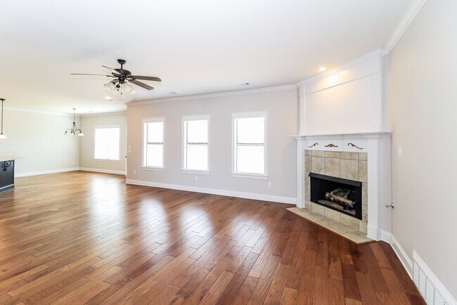 Foto del edificio - 30 Whispering Creek Dr