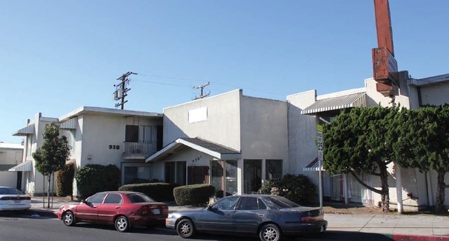 Building Photo - Crystal Arms