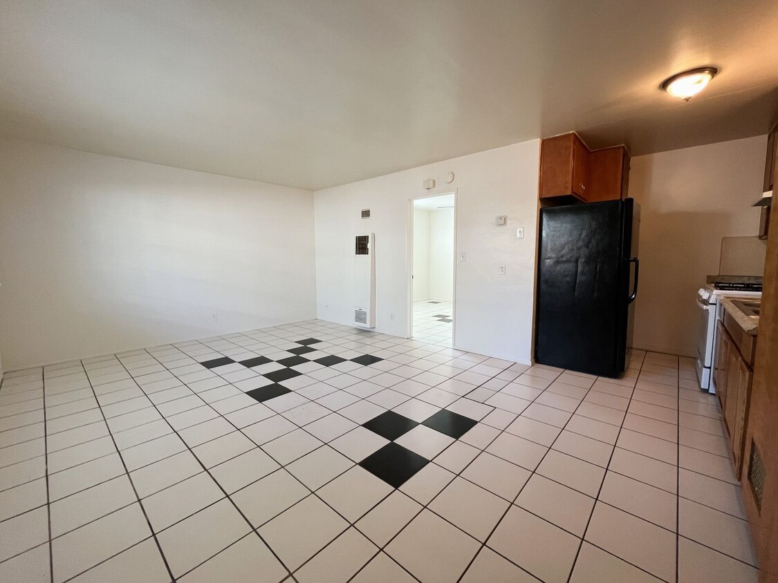 Primary Photo - 1-bedroom apartment with vintage charm!