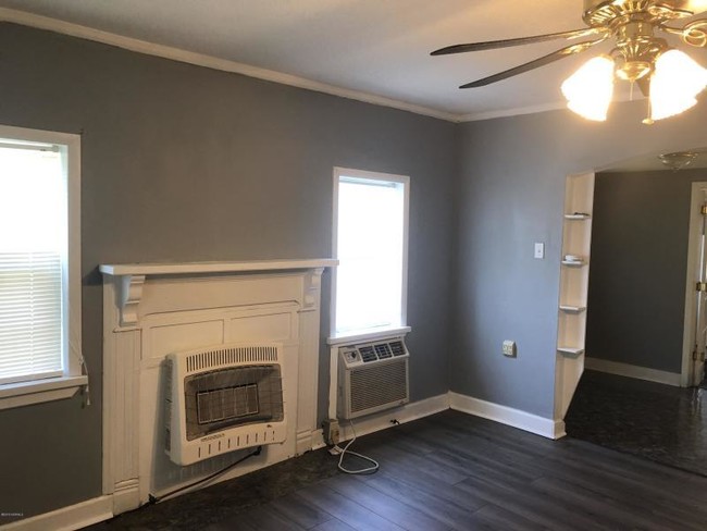 Foto del edificio - 7712 Long Ridge Rd