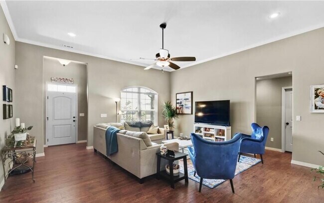 Living Room - 2124 Quinlan Ave