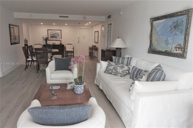 Building Photo - 210 Seaview Dr