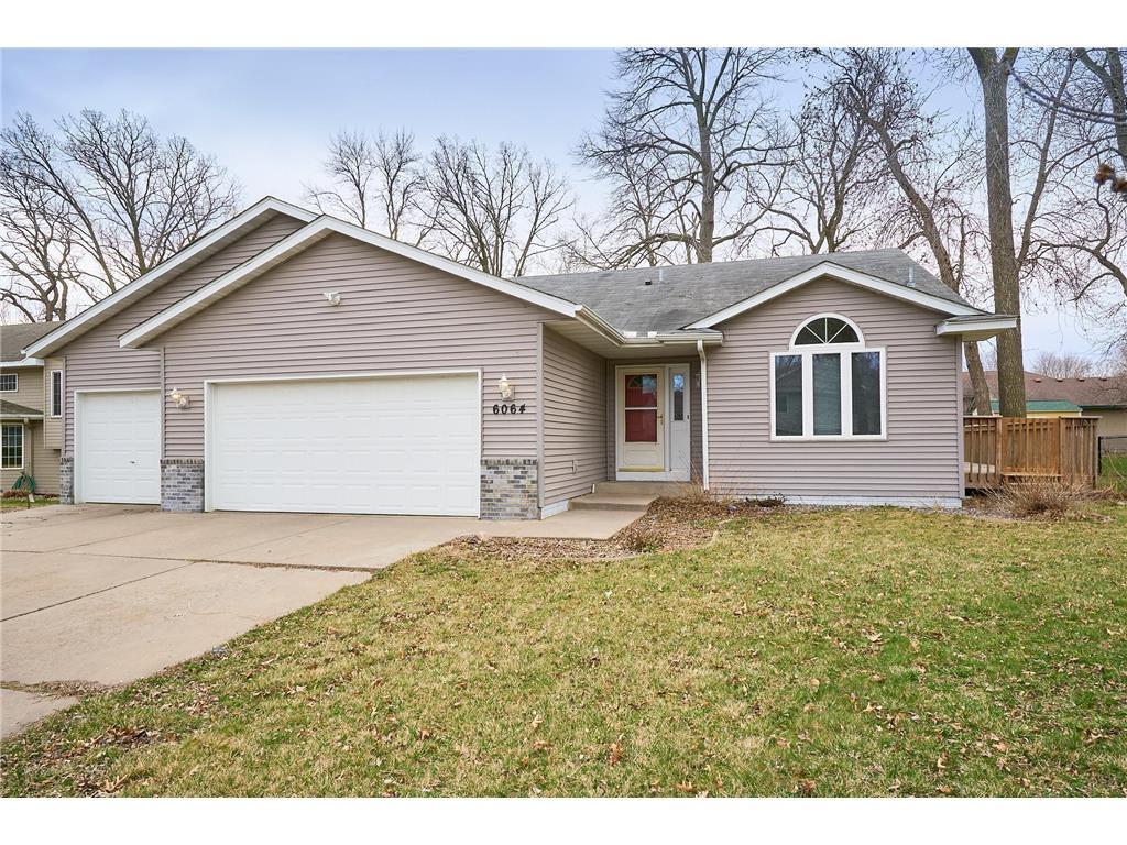 Foto principal - 6064 Deer St