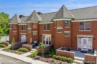 Building Photo - 248 Erskine St