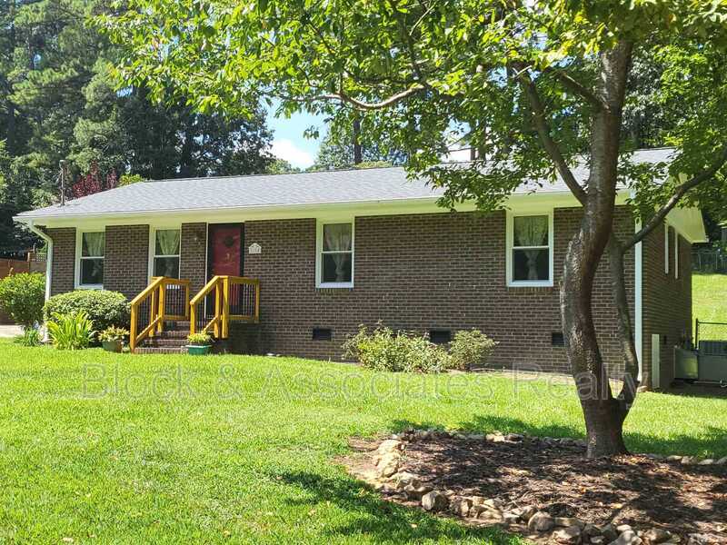 Primary Photo - 2104 Balboa Rd