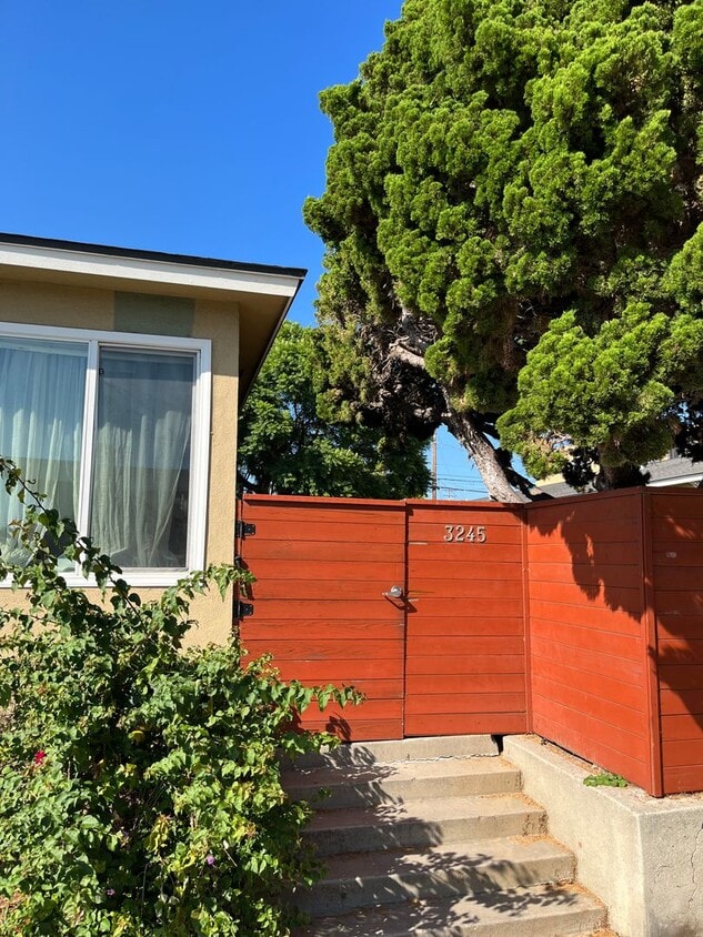 3301 Room for Rent in Long Beach, CA