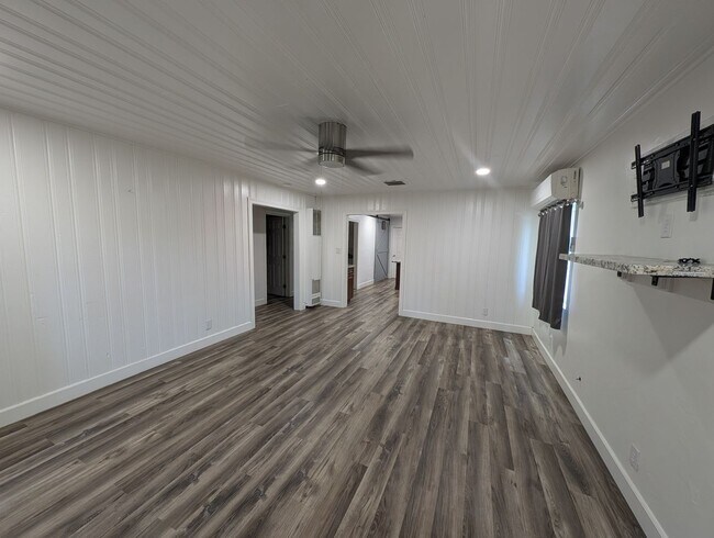 Foto del edificio - Single Family Home in Anderson off Deschutes and Balls Ferry Rd.