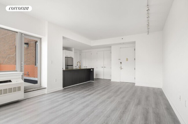 Foto del edificio - 460 W 236th St