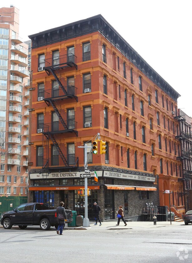 Foto principal - 1679 3rd Ave