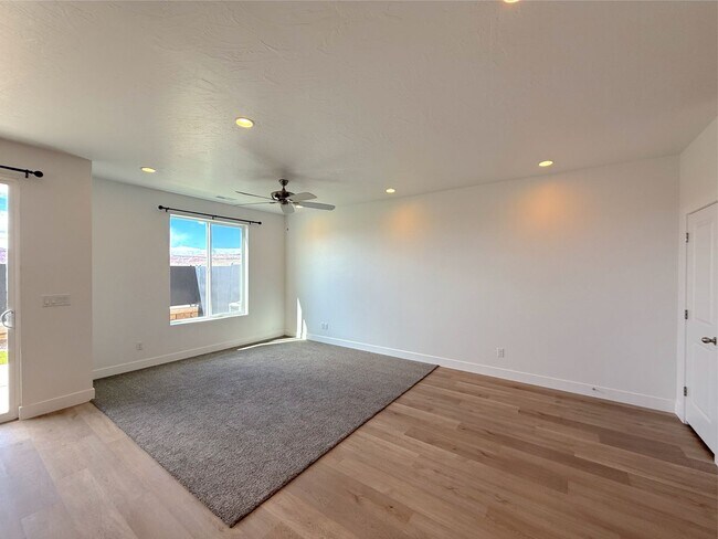 Foto del edificio - Brand New 3 bed, 2.5 Bath 1 car garage Townhome