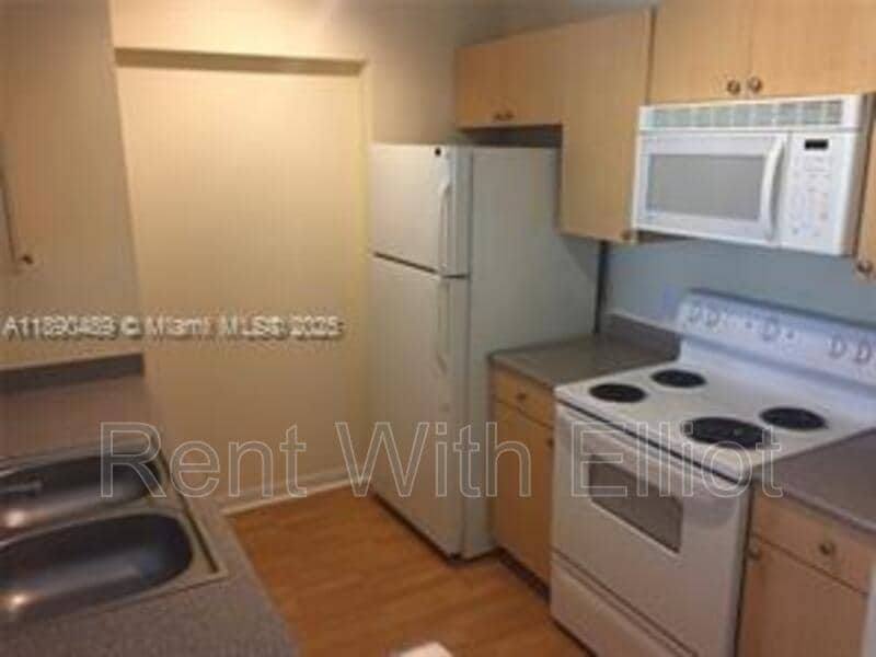 Foto principal - 2100 Van Buren St
