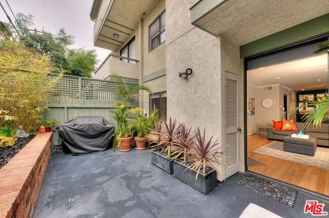 Building Photo - 2663 S Centinela Ave