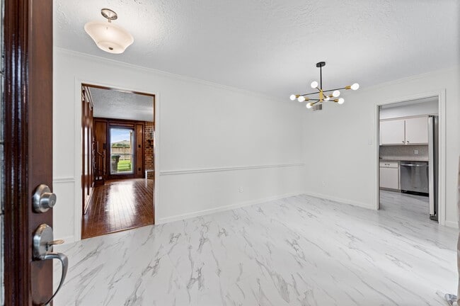 Building Photo - 110 Shadow Wood Dr