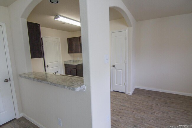 Foto del edificio - 4723 War Horse Dr