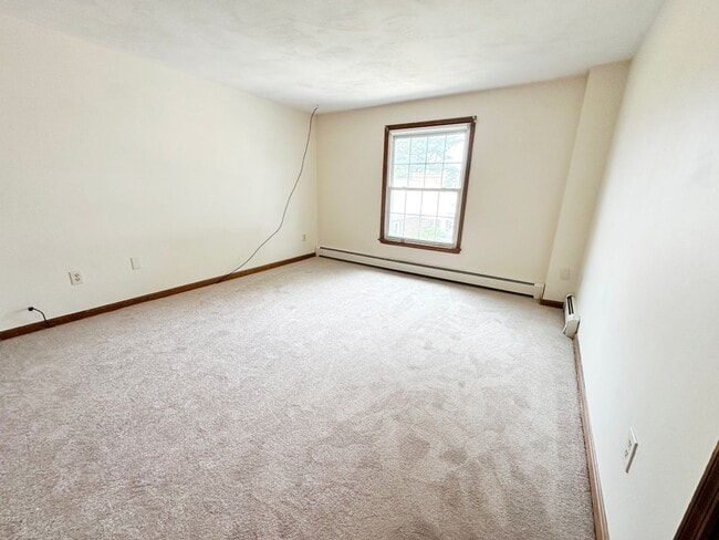 Building Photo - Holden: 2 Bed 1 Bath, Heat & Hot Water Inc...