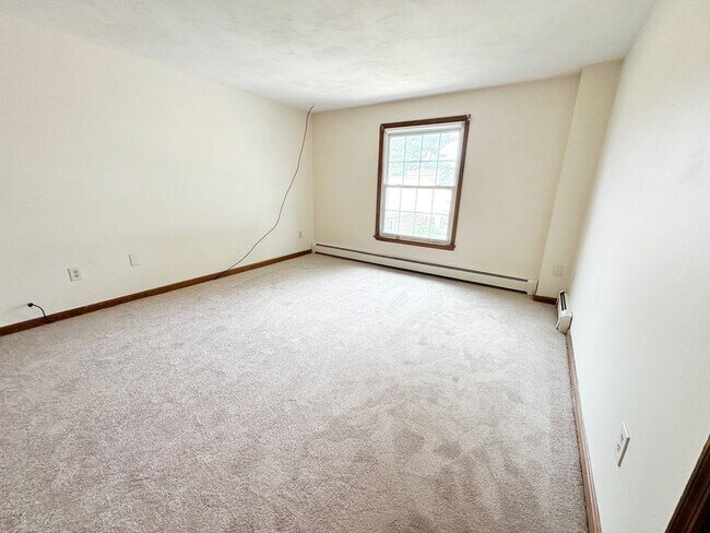 Foto del edificio - Holden: 2 Bed 1 Bath, Heat & Hot Water Inc...