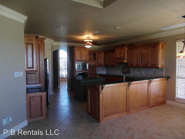 Building Photo - 3 br, 2.5 bath House - 38 NW Sandy Trail Lane