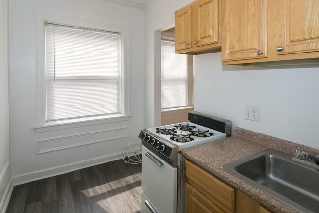 Foto del edificio - 5516 N Kenmore Ave