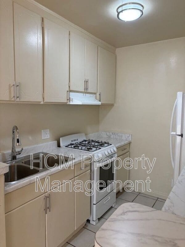 Building Photo - 1811 7th St