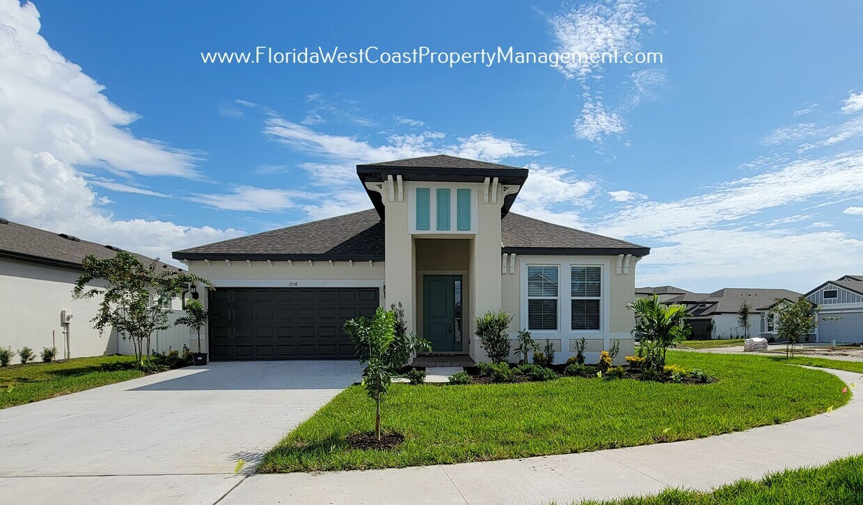 Primary Photo - SPACIOUS 3 BEDROOM HOME! LARGE FENCED YARD...