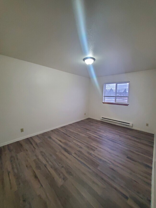 Building Photo - 2136 Meppen Dr