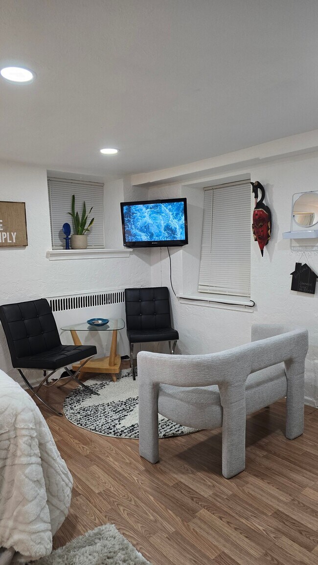 Foto del edificio - 6142 N 8th St