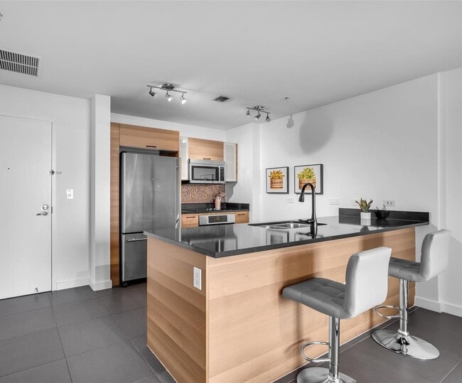 Building Photo - 3301 NE 1st Ave