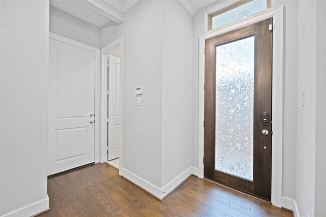 Foto del edificio - 1324 W Pierce St