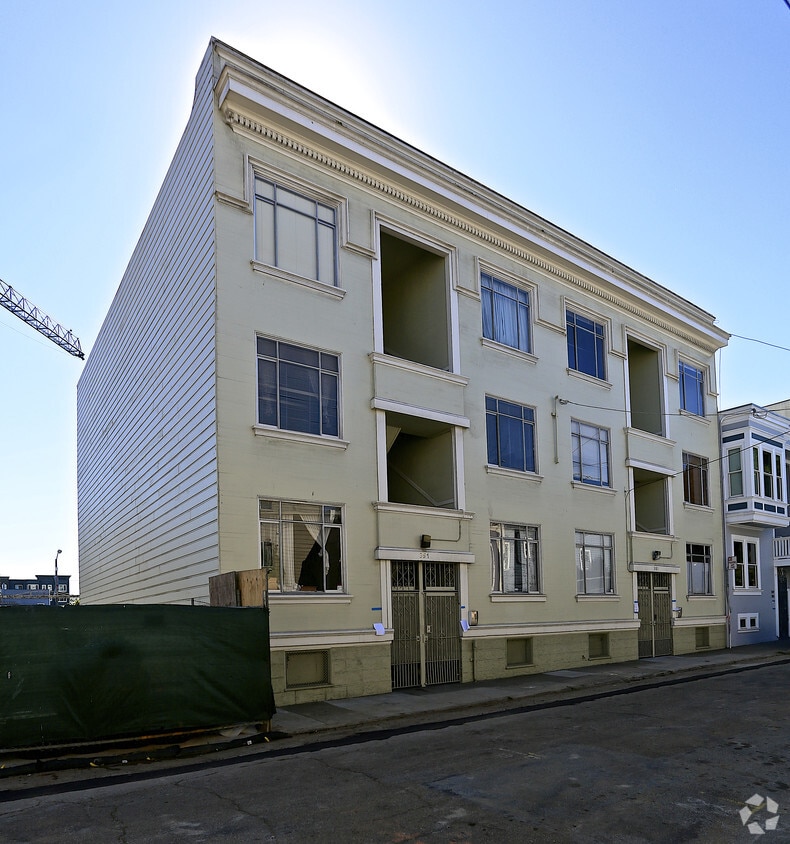 Building Photo - 367 Ivy St