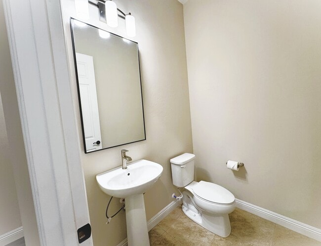 Building Photo - 2543 W Plateau Rdg Dr