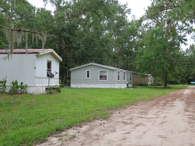 CASAS MÓVILES - 2800 County Road 13A S
