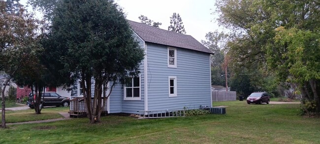 VIEW FROM SIDE - 919 12th Ave NE