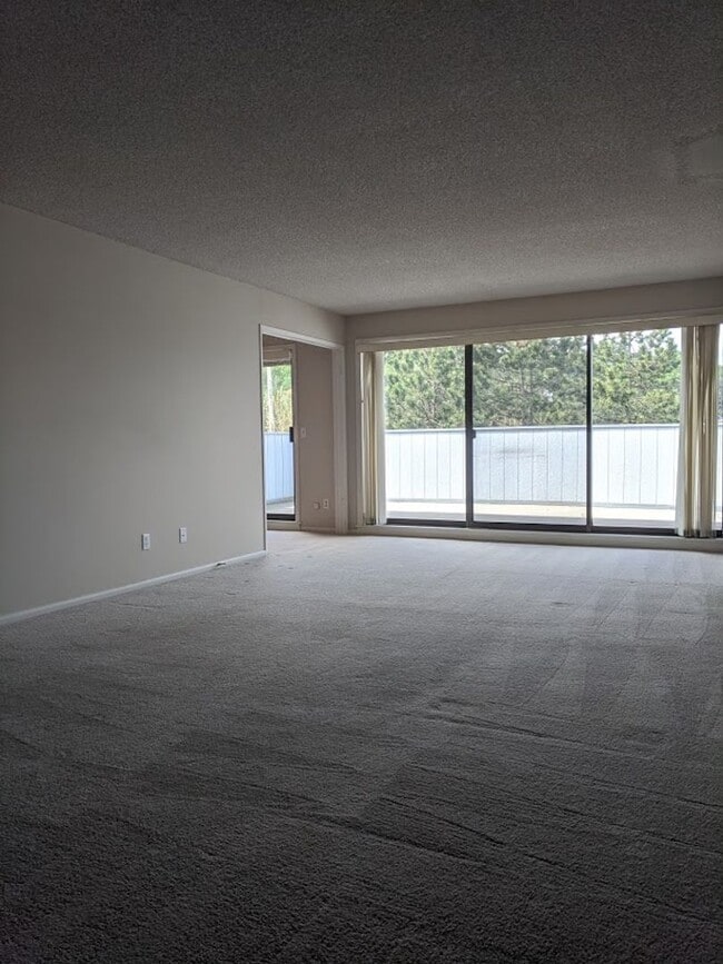 Building Photo - Mercer Island 2 bedroom Condo
