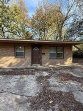 Building Photo - 819 E Matthews Ave