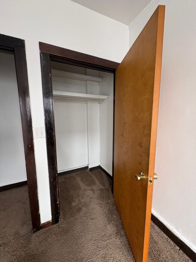 Foto del edificio - 2 N Huron St