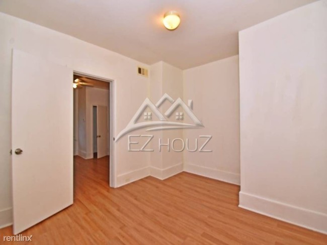 Building Photo - 3914 W Cold Spring Ln