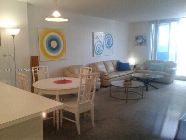 Foto del edificio - 2301 Collins Ave